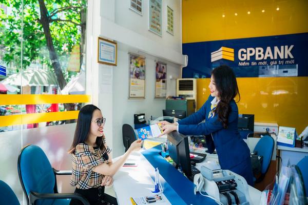 Hình thức gửi tiết kiệm tại quầy ngân hàng GPBank