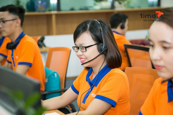 Liên hệ Hotline CSKH của SHB để được tư vấn và hỗ trợ các thông tin dịch vụ