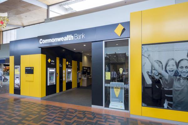 Khách hàng được hỗ trợ nhiệt tình khi vay tiền Commonwealth Bank of Australia