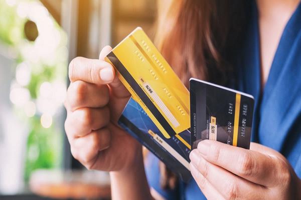 Phí rút tiền mặt thẻ tín dụng tại NCB