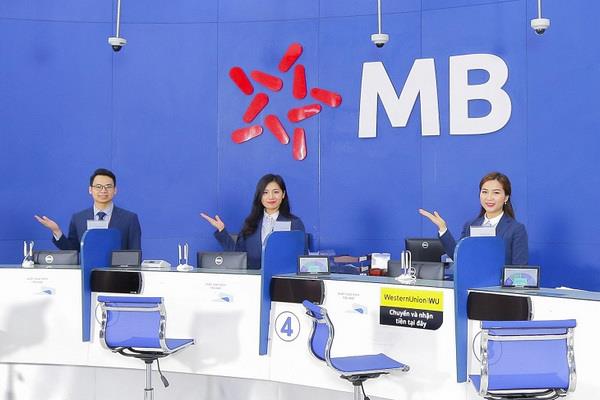 Rút tiền thẻ tín dụng ngân hàng MB Bank có mức chi phí thấp nhất