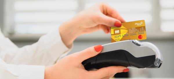 Thẻ tín dụng PVCombank cho phép chủ thẻ có thể rút tiền mặt để mua sắm, chi tiêu