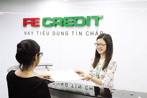 Tất toán khoản vay Fecredit bằng tiền mặt tại quầy giao dịch