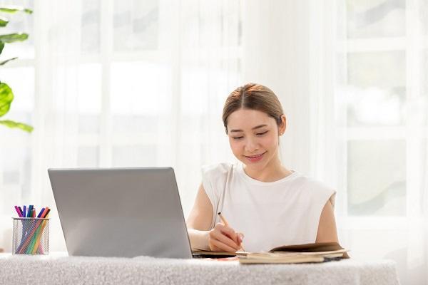 Nên trích ít nhất 10% lương trở lên cho quỹ tiết kiệm ngay sau khi nhận lương