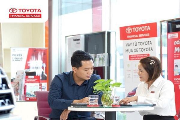 Khách hàng sẽ được tư vấn về quy trình, thủ tục hồ sơ vay mua xe ô tô trả góp