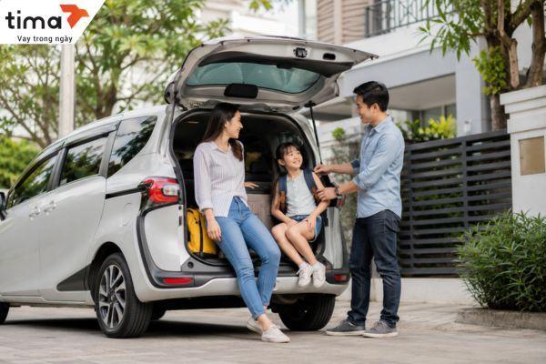 Một số sản phẩm vay bằng đăng ký ô tô cho phép khách hàng tiếp tục sử dụng xe trong thời gian vay