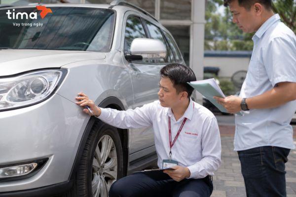 Giấy đăng ký xe, hợp đồng và các giấy tờ liên quan cần được chuẩn bị đầy đủ để quá trình xét duyệt thuận lợi hơn