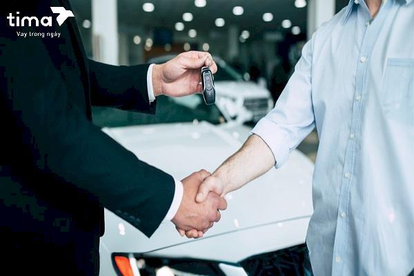 Thay vì chỉ quan tâm đến lãi suất, hãy tính tổng các chi phí để cân đối tài chính hiệu quả